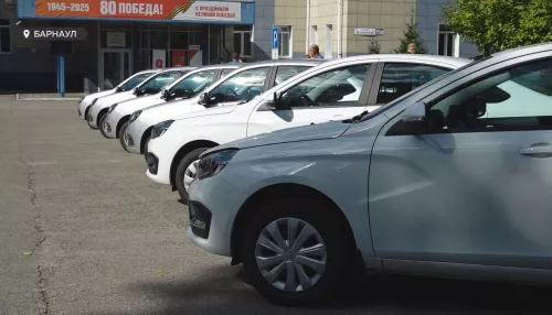 Больницы Алтайского края получили новые автомобили