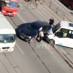 Женщина на BMW X6 врезалась в пассажирскую маршрутку в Барнауле