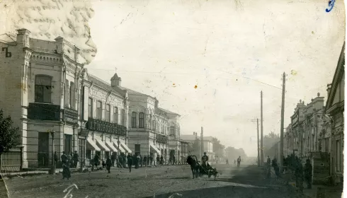 На вечную память: в Барнауле покажут кино о фотографе, снявшем город до революции