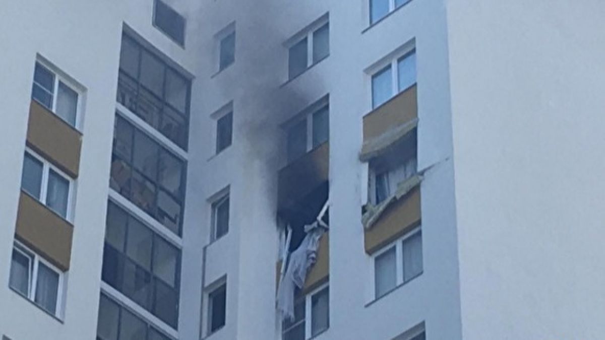 СМИ: при взрыве в квартире в Екатеринбурге пострадал сотрудник СКР 