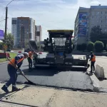 Гладкий асфальт, новые бордюры и знаки: где в Барнауле ремонтируют дороги. Фото