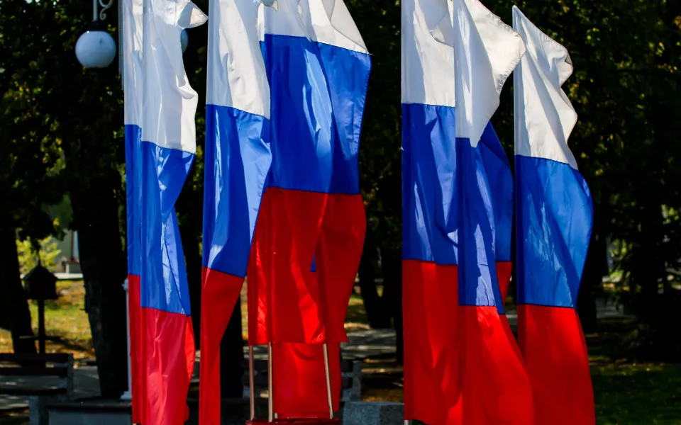 Вячеслав Франк и Галина Буевич поздравили барнаульцев с Днем государственного флага