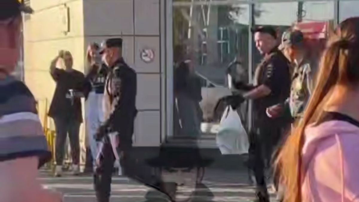Силовики вынесли пакет из "Пионера"