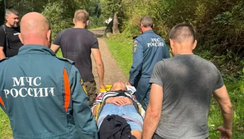 Женщина получила тяжелую травму позвоночника на курортной тропе в Белокурихе
