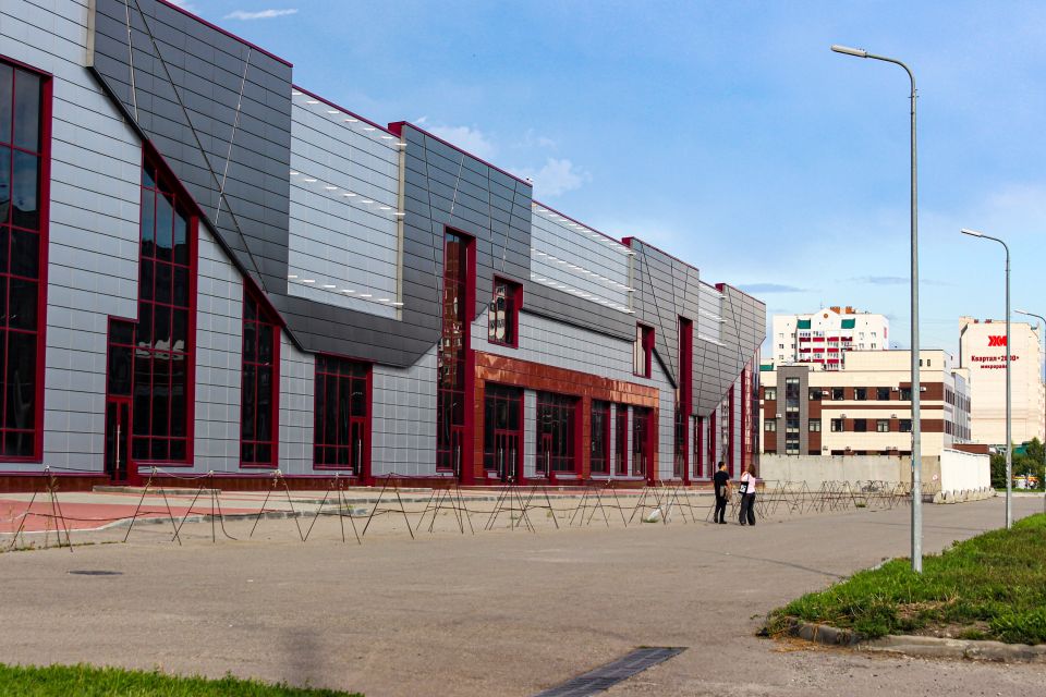Здание ТРЦ на улице Балтийская, 34. Август 2025 года