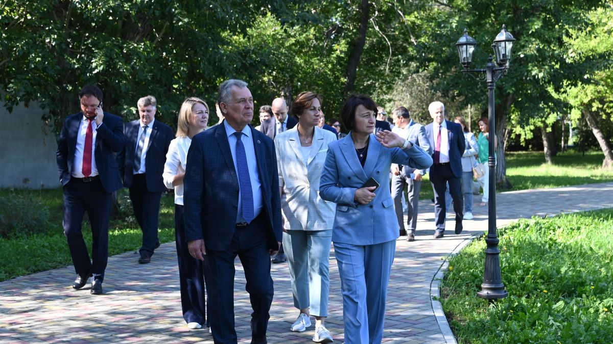Визит краевого парламента в Славгород