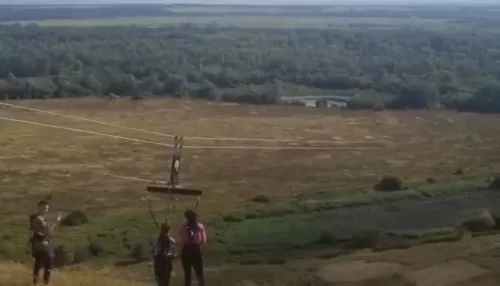 Двое туристов насмерть разбились во время спуска на зиплайне под Самарой