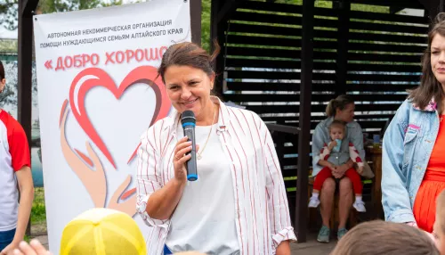 Депутаты партии Новые люди помогают барнаульским школьникам подготовиться к учебе