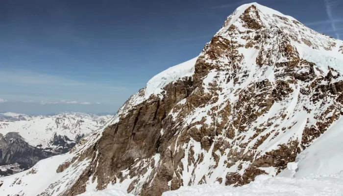 Школьница ушла в горы ради эксперимента по выживанию и погибла