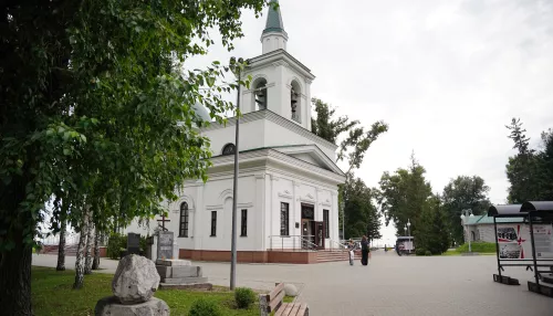 Настоятель храма в Нагорном парке Барнаула объяснил исчезновение яблонь