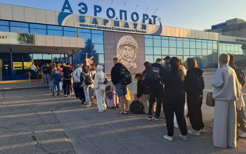 Массовые задержки рейсов наблюдаются в барнаульском аэропорту