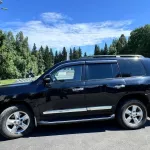 Люксовый семиместный Land Cruiser продают в Горно-Алтайске за 3,8 млн рублей. Фото