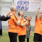 В Барнауле прошел матч между органами власти и волонтерами. Фоторепортаж