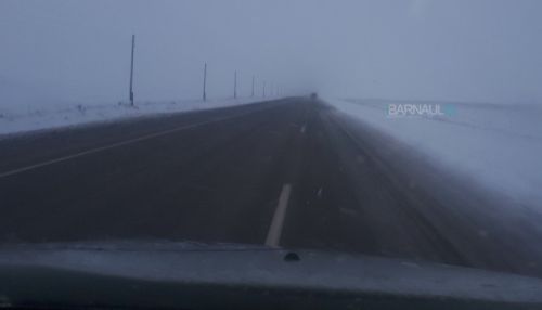 Водителей предупреждают о снеге и гололеде на алтайских трассах