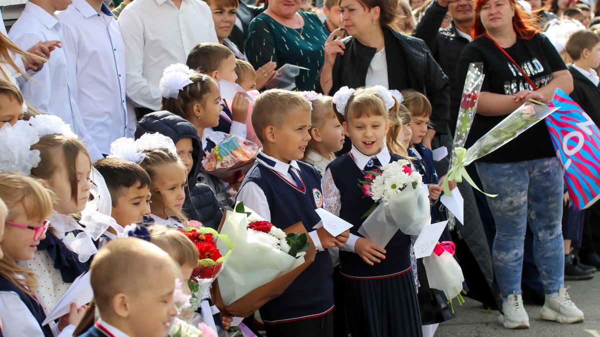 День Знаний в барнаульской школе №13