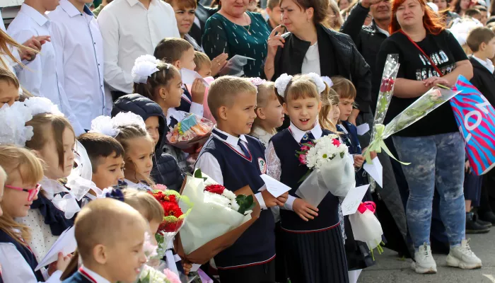 Впервые за парту: когда и как в Барнауле будут принимать детей в первые классы