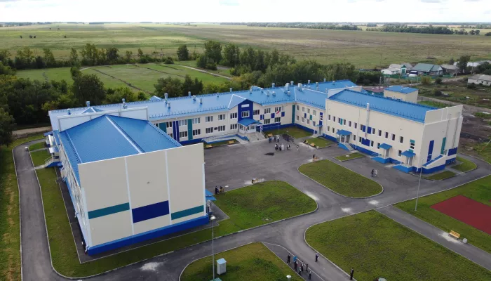 В алтайском селе Орлово ученики пошли в долгожданную новую школу