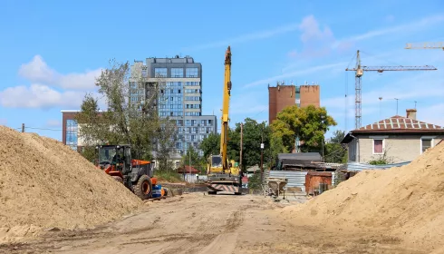 Монументальность и двор с мостами: в Барнауле продолжается застройка ветхого центра