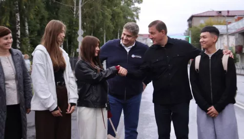 Глава Росавтодора приехал в Горно-Алтайск на открытие улицы Чорос-Гуркина