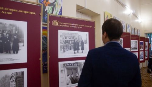 Гостиница Алтай: История в деталях. Как прошло открытие новой выставки