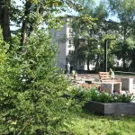 В Барнауле продолжается масштабное благоустройство сквера на улице Антона Петрова
