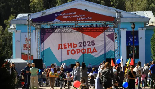 Горно-Алтайск колоритно отмечает День города. Фото
