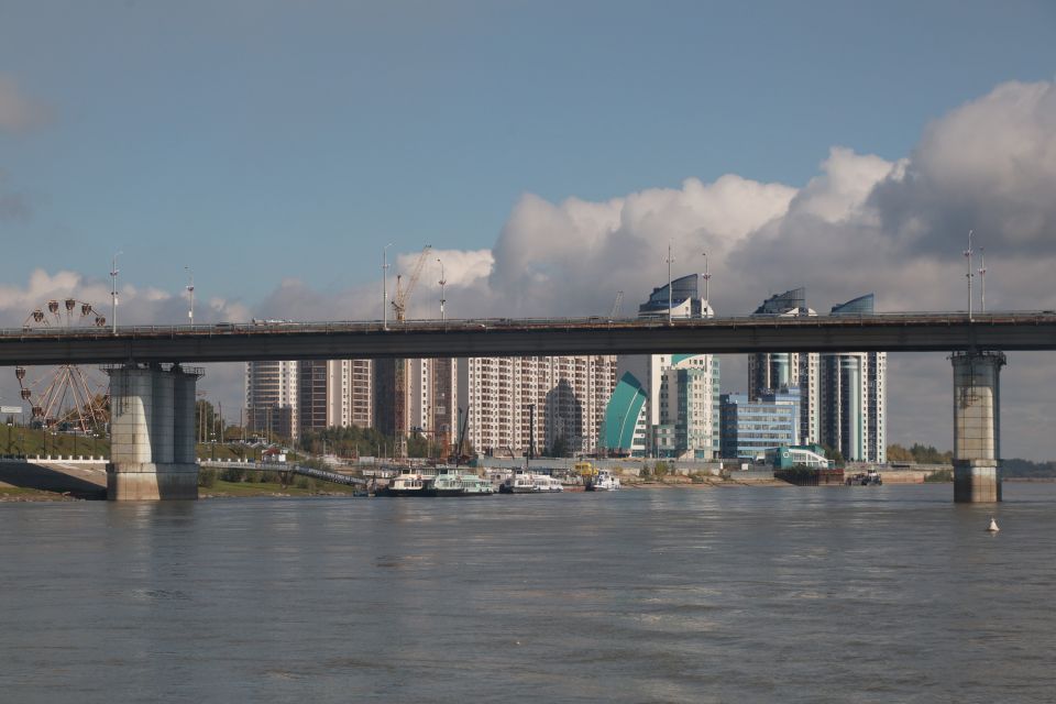 На борту теплохода "Москва-207". Вид на Новый мост На борту теплохода "Москва-207". Вид на Новый мост
