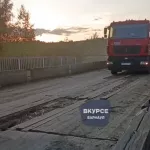 В Алтайском крае на время закроют опасный деревянный мост