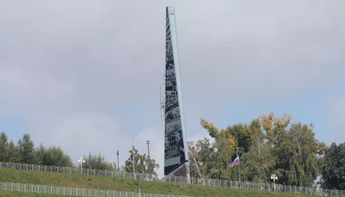 10-рублевую монету Город трудовой доблести с Барнаулом выпустил Банк России