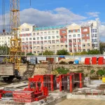 Основа на нулевом цикле: в центре Барнаула строят фундамент для нового ЦУМа. Фото