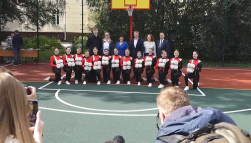 В барнаульской школе в самом центре города появилась спортивная площадка