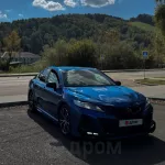 Яркую Toyota Camry с антихромом и керамикой в два слоя продают в Горно-Алтайске. Фото