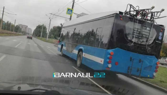 На улицах Барнаула заметили новые низкопольные троллейбусы
