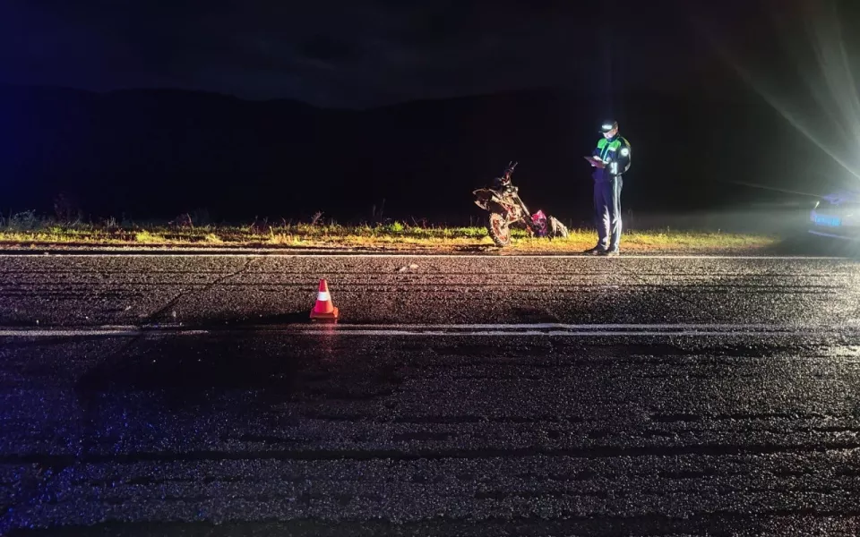 17-летняя девушка попала в больницу после ДТП с мотоциклом в Республике Алтай