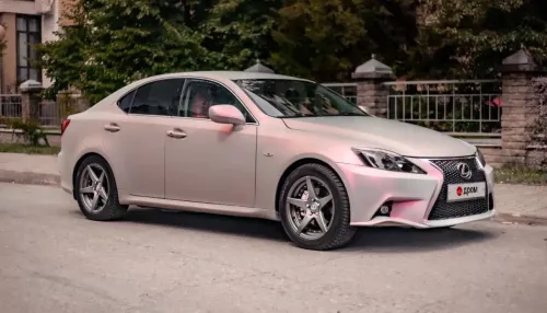 Розовый Lexus с шумоизоляцией продают в Барнауле за 1,2 млн рублей. Фото