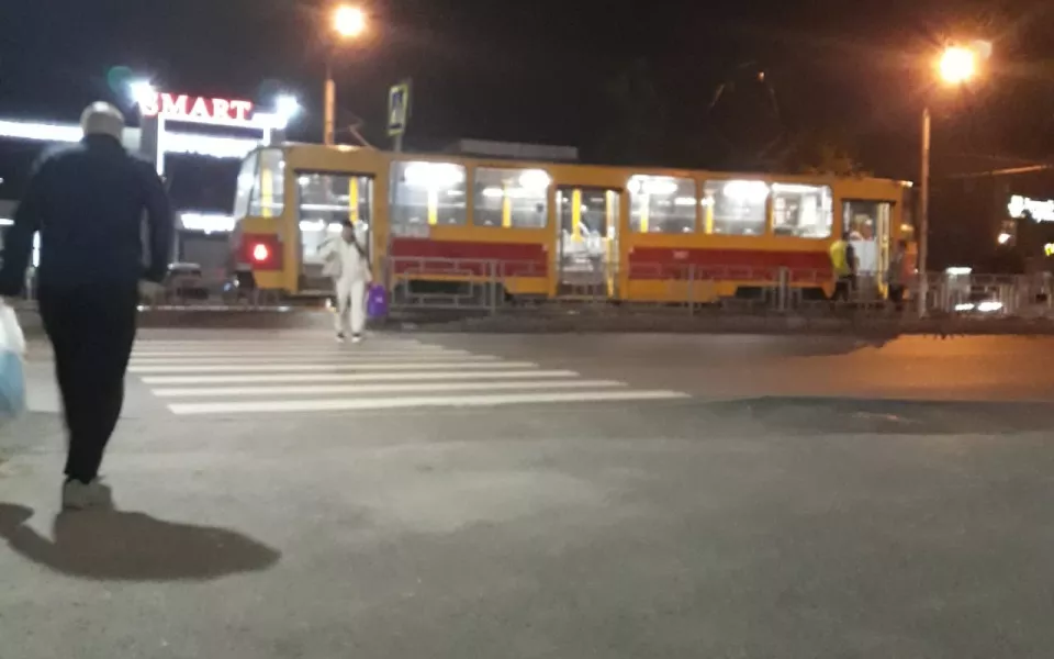 Трамваи встали в Барнауле из-за забытого в салоне телефона
