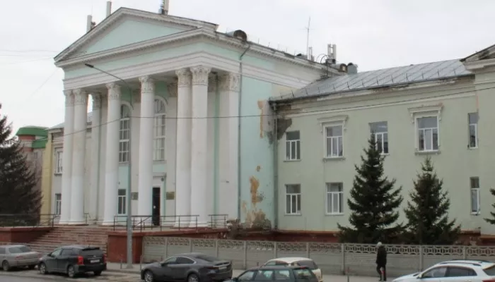 Стало известно, кто займется ремонтом бывшего Дома пионеров в Барнауле