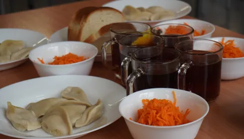 Общественники, депутаты и родители проверили школьное питание в Барнауле