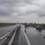 На новосибирской трассе грузовик насмерть сбил рабочих, которые ремонтировали дорогу