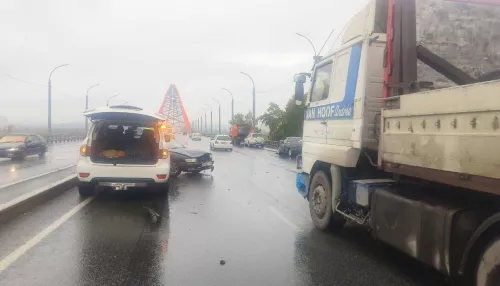 Водитель погиб, выставляя знак аварийной остановки в Новосибирске