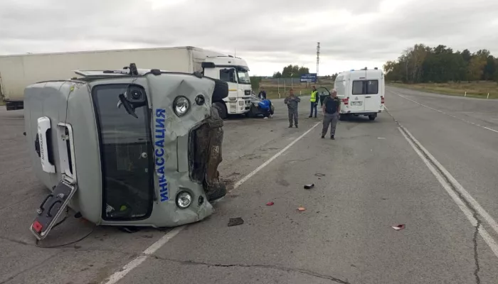 Женщина погибла в тройном ДТП на новосибирской трассе