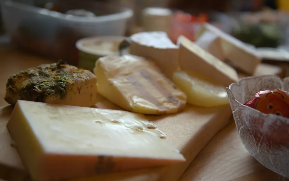 В российских магазинах выявили рекордные объемы фальсификата молока, сыра, масла