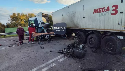 Страшное ДТП с грузовиком произошло на Павловском тракте в Барнауле