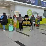 30 пассажиров рейса S7 в Новосибирске остались в аэропорту из-за овербукинга