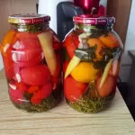 Алтайские садоводы продают соленья и другие закрутки с огородов. Сколько за банку