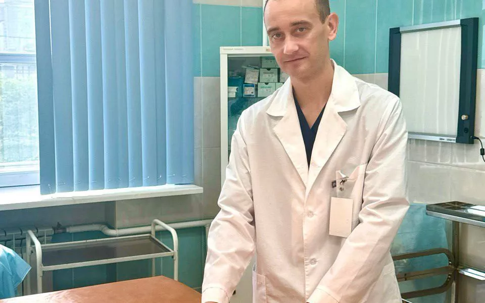 Новосибирские врачи достали личинки из головы годовалого ребенка. Как они туда попали