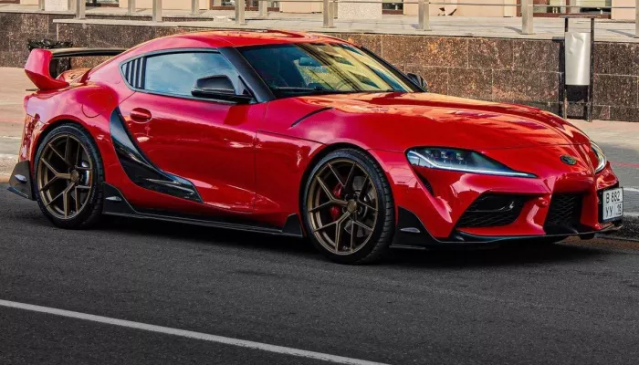 Спортивную Toyota Supra с рулем от BMW продают в Барнауле за 7 млн рублей. Фото