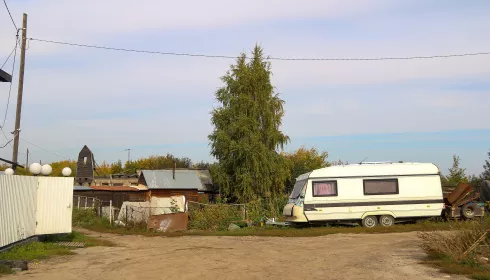 Бабье лето в Нахаловке: осенний фоторепортаж из барнаульского района-самостроя