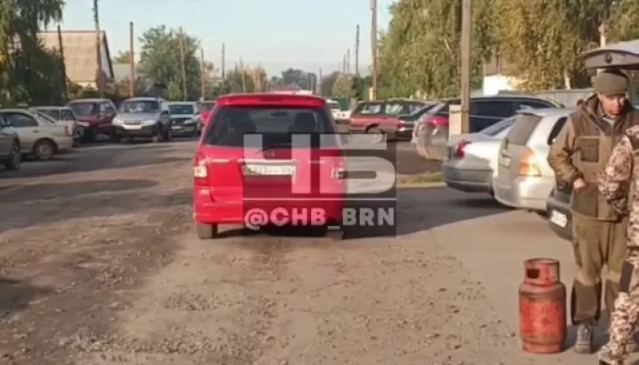 Народ возмущается: в алтайском селе выстроилась очередь за газовыми баллонами