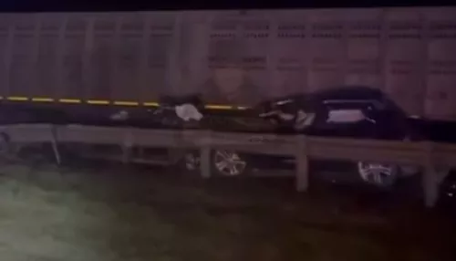 Mercedes влетел в тягач на трассе Павловск — Барнаул, погиб пассажир
